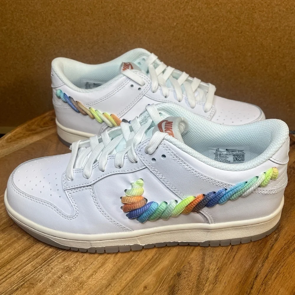 Nike
Dunks gs
Rainbow lace swoosh’ - Picture 4 of 12